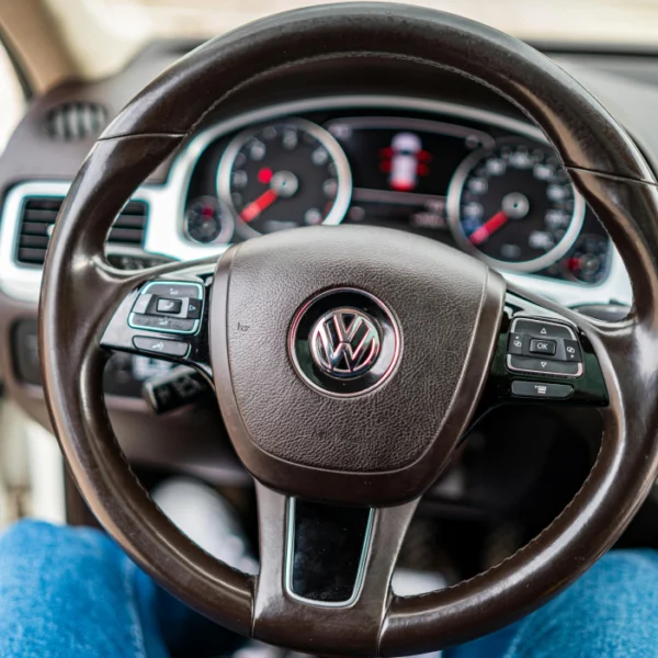 Volkswagen ID.3 Seitenansicht auf der Straße