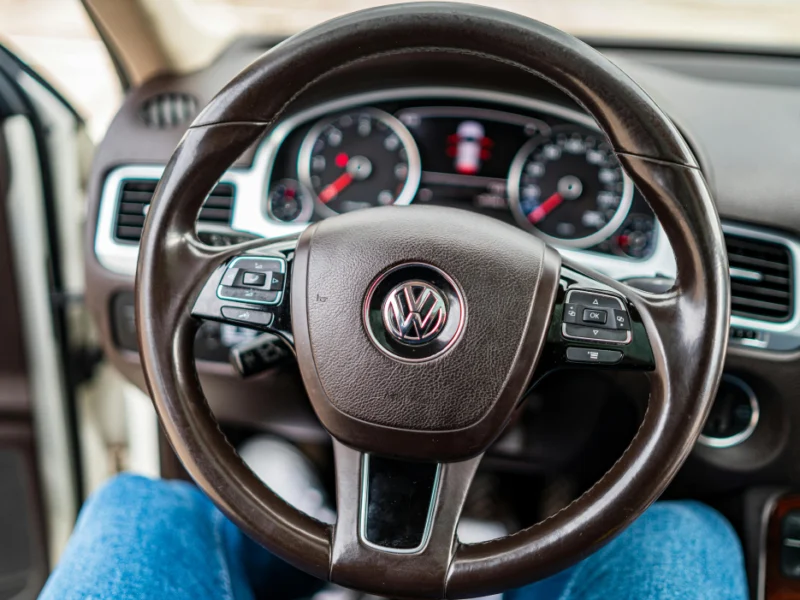 Volkswagen ID.3 Seitenansicht auf der Straße