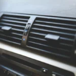 Was tun, wenn die Klimaanlage im Auto undicht ist?