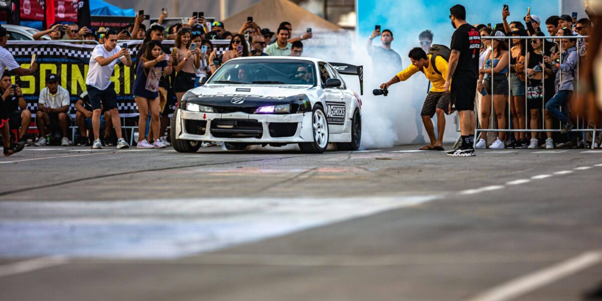 Start eines Dragrace auf einer niederländischen Rennstrecke