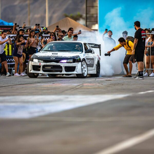 Start eines Dragrace auf einer niederländischen Rennstrecke