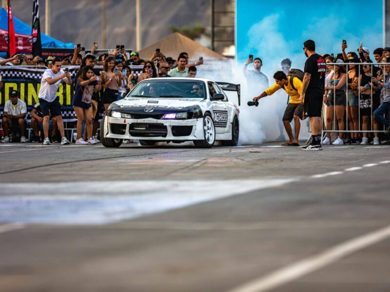 Start eines Dragrace auf einer niederländischen Rennstrecke