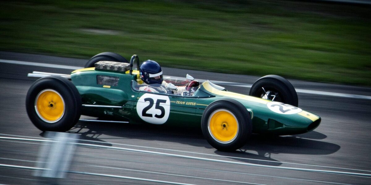 F1-Auto Senna auf der Strecke