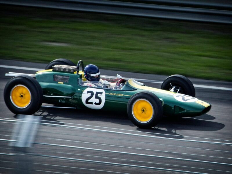 F1-Auto Senna auf der Strecke