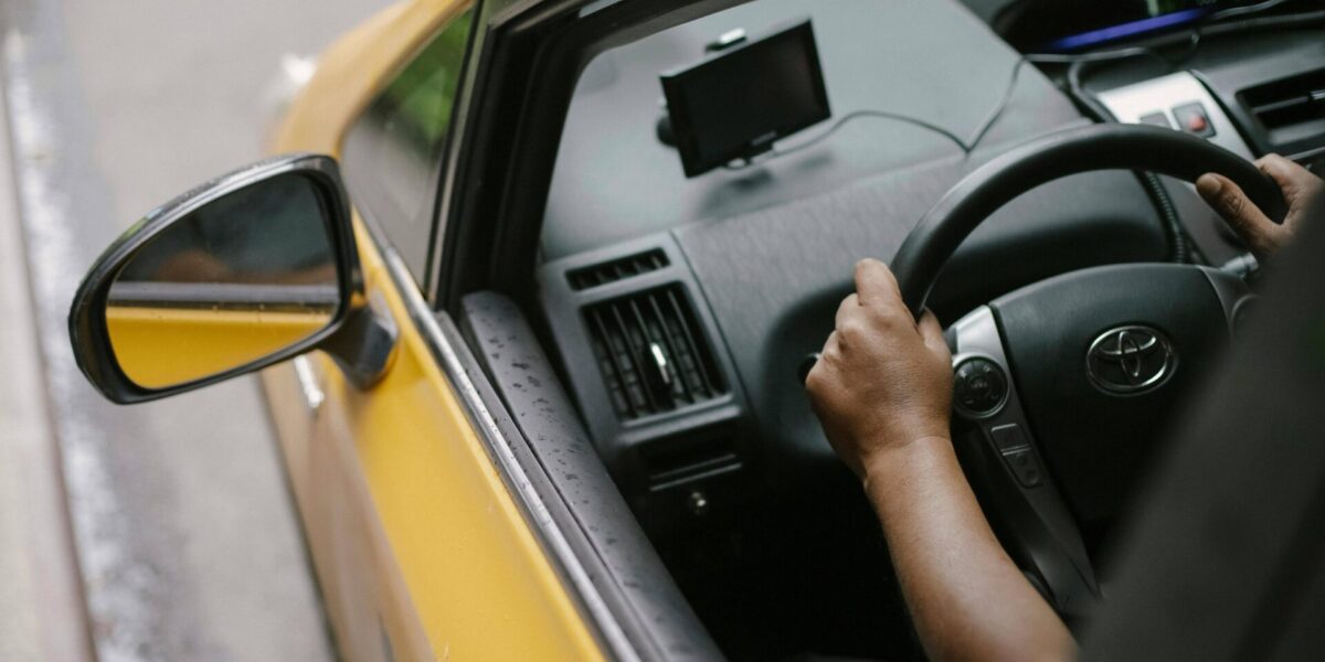 Auto mit Gadget-Equipment