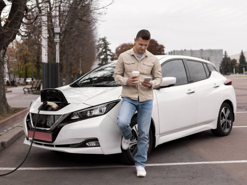 Nahaufnahme neues Elektroauto 1 skaliert