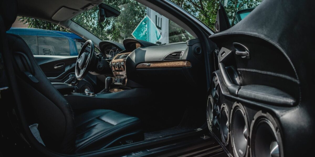 autoendstufe im auto