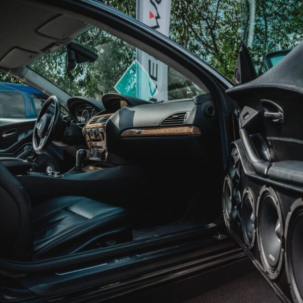 autoendstufe im auto