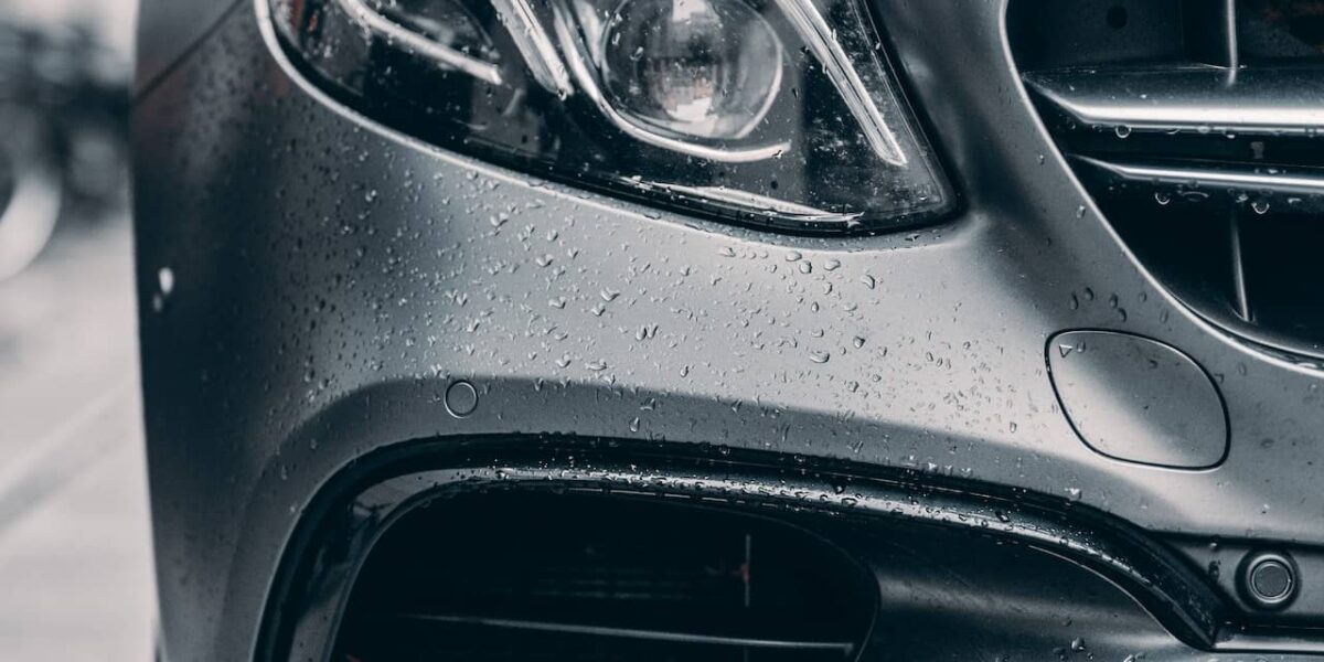 Frontscheinwerfer eines Mercedes
