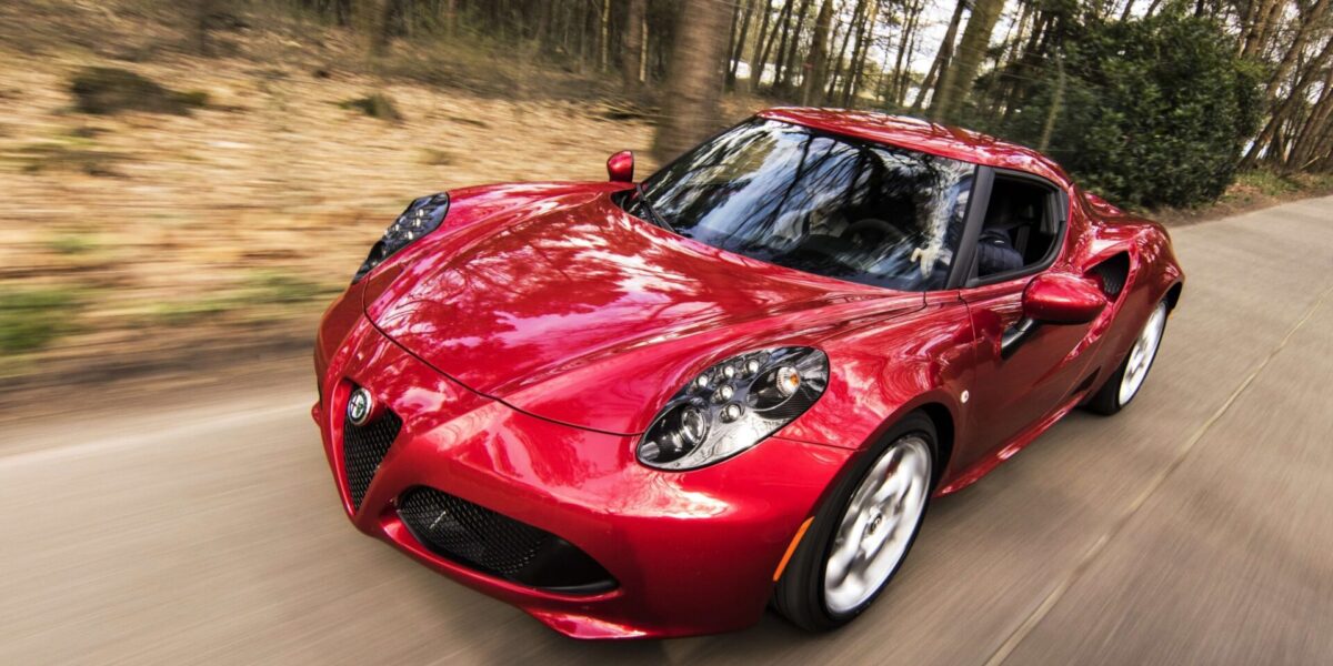 Alfa Romeo in Rot, Vorderansicht
