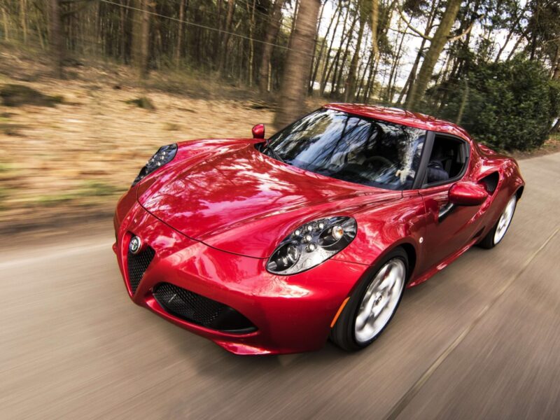 Alfa Romeo in Rot, Vorderansicht